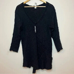 NOBLU Black Artsy Boho Lagenlook Asymmetrical Buttons Top